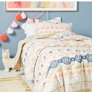 Anthropologie-Kauri Kids Quilt Twin Bohemian Reversible